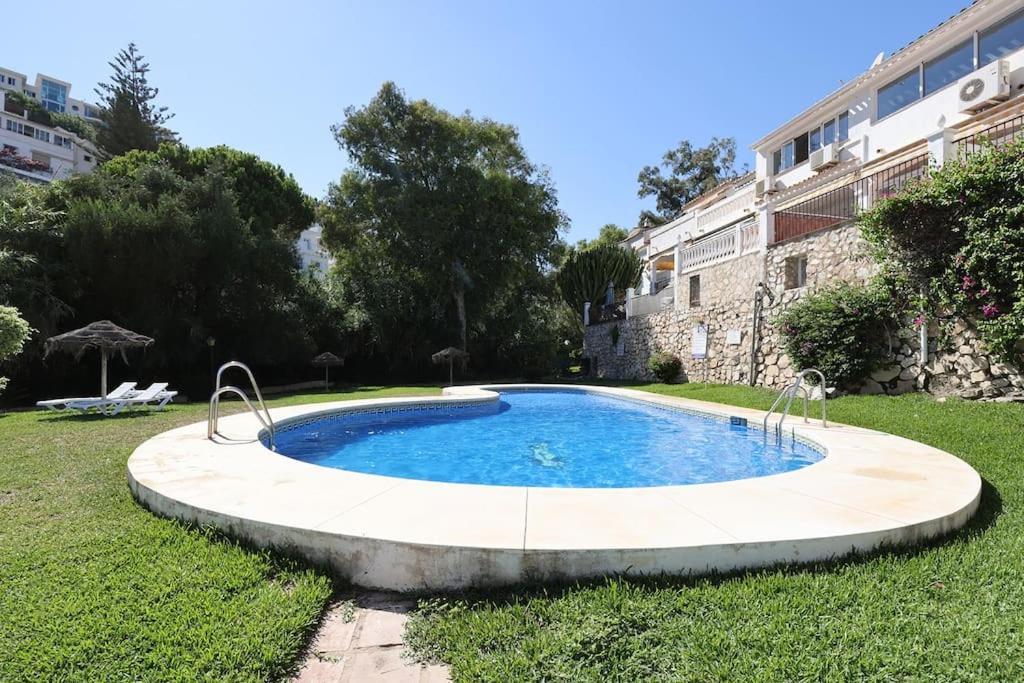Quaint 2 Bedroom Townhouse With Pool Close To Sea! Benalmádena Exterior foto