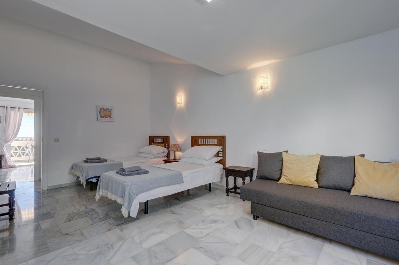 Quaint 2 Bedroom Townhouse With Pool Close To Sea! Benalmádena Exterior foto